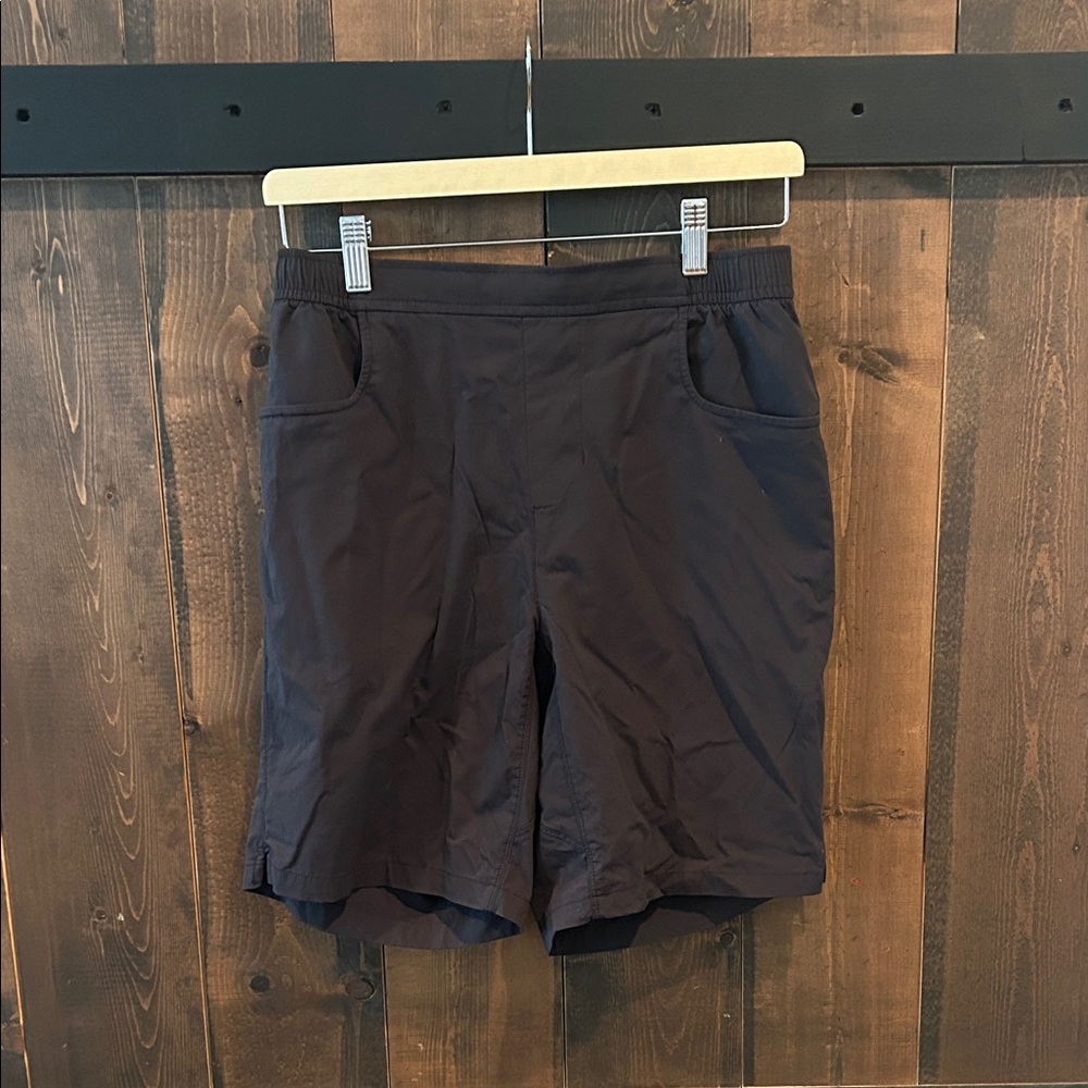 MEC Black Women’s Shorts Size S